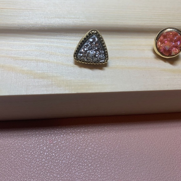 SALE💚 any 3 for $18 💚 Colorful Druzy Stone Stud Earrings Gold - Picture 1 of 4